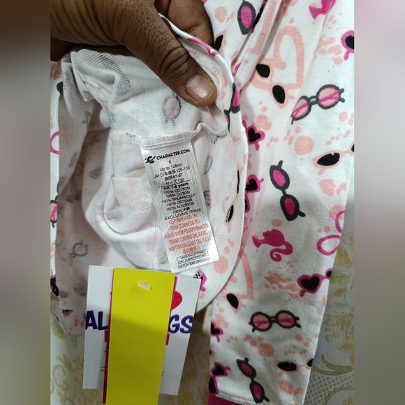 Barbie - Picture 6 of 9